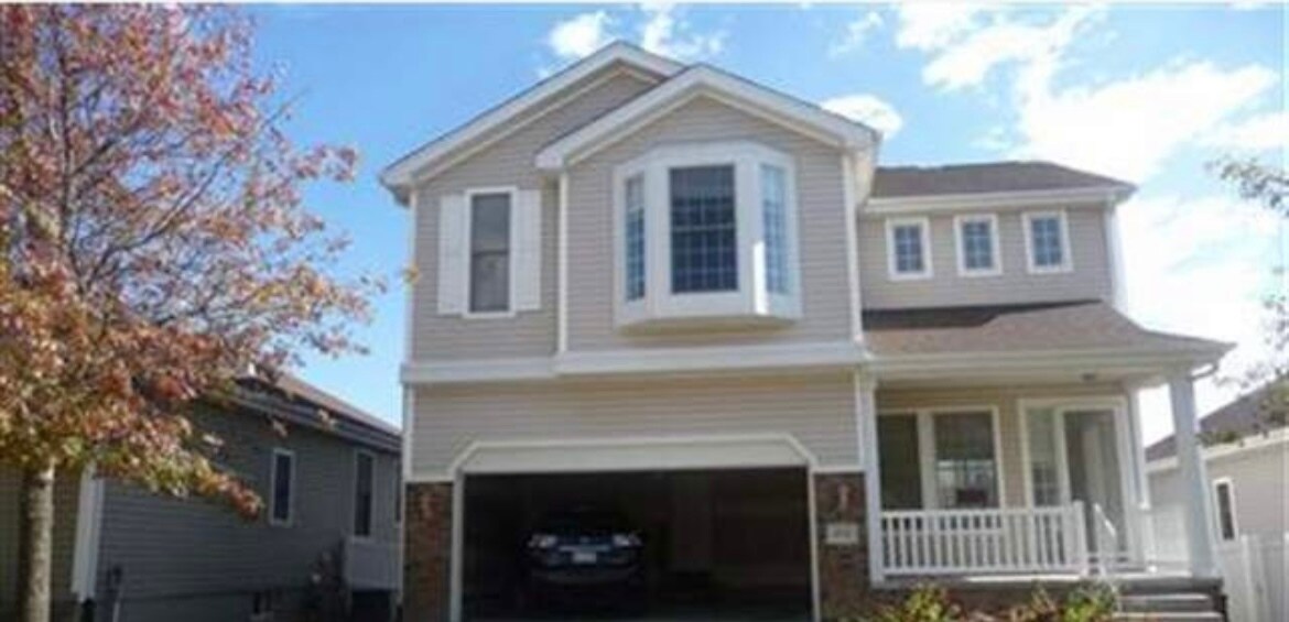 Primary Photo - 1715 S 173rd Plz