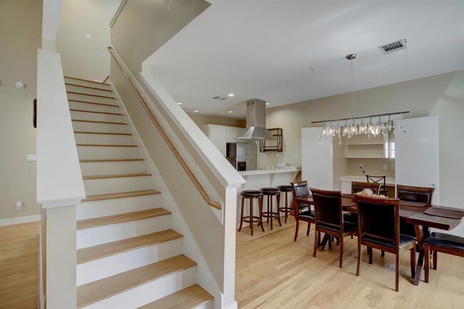 Building Photo - 9710 Linkmeadow Ln