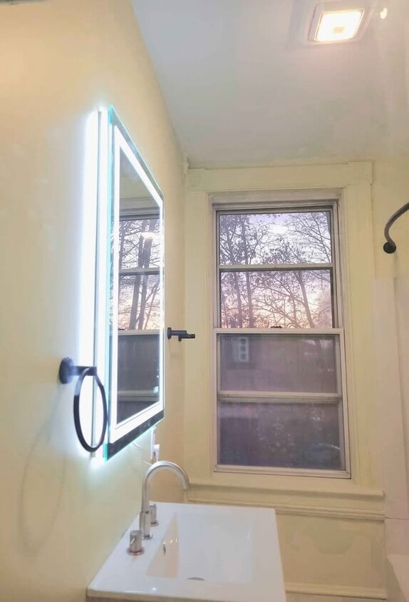 Photo - 455 Carrington Ave (Woonsocket, RI)