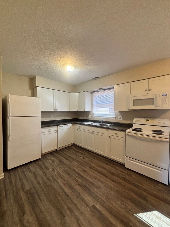 Building Photo - Charming 3br, 1.5 bth Home in Western Branch