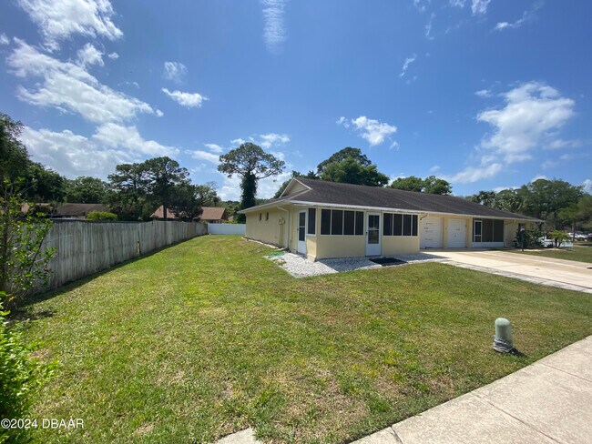 Foto del edificio - 4102 Kokomo Dr
