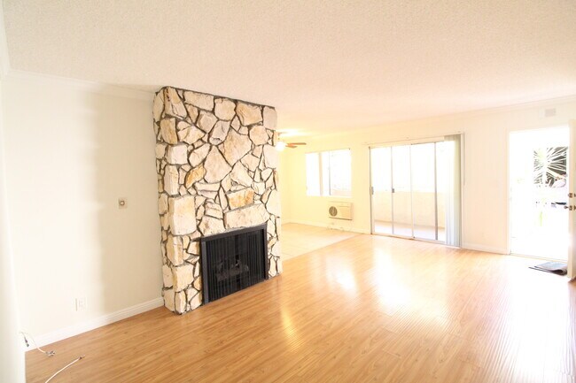 Building Photo - 1530 S Saltair Ave