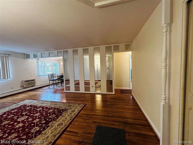 Foto del edificio - 4113 Telegraph Rd