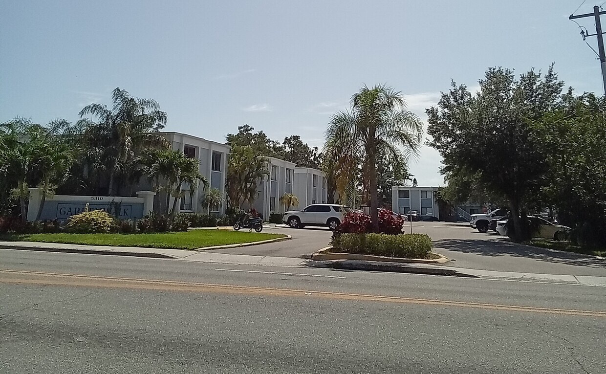 Foto principal - 5310 26th St W