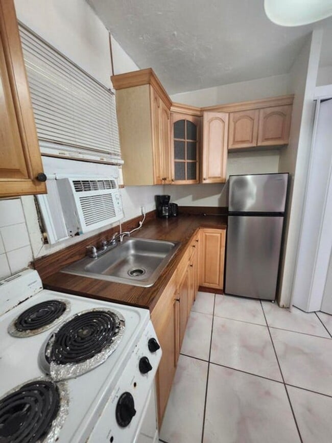 Building Photo - 819 N Ocean Blvd