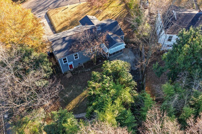 Foto del edificio - Cute 3 bedroom, 1 bath house in Homewood!