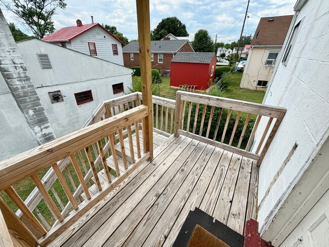 Building Photo - 407 9th Street Duplex