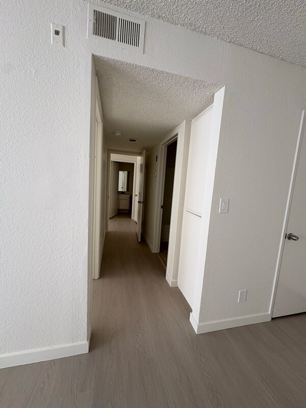 Foto del edificio - 6925 Haskell Ave