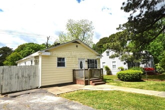 Building Photo - 213 Bassett Ave