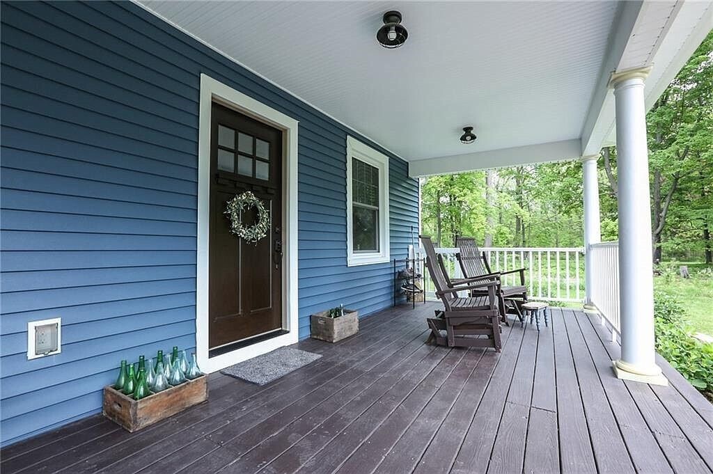 Primary Photo - 253 Burnett Rd