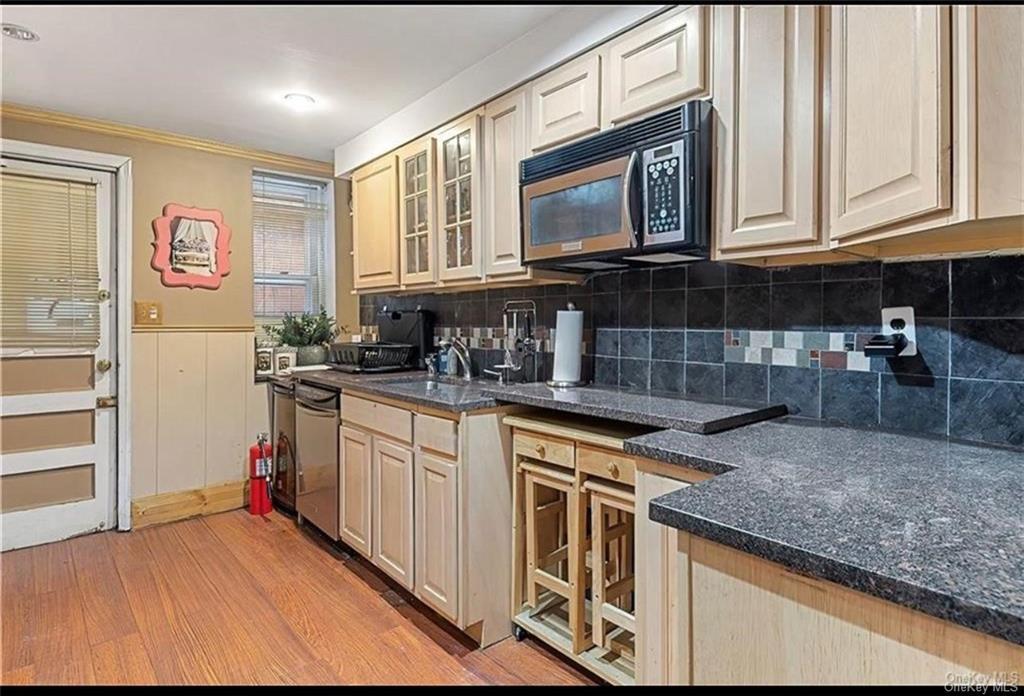 Building Photo - 2105 Continental Ave