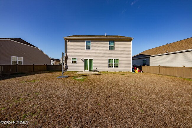 Building Photo - 308 Isabelle St