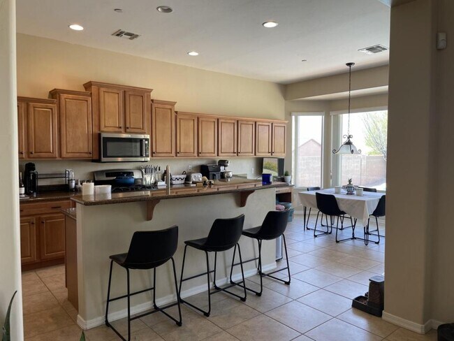Building Photo - 9649 S San Esteban Dr