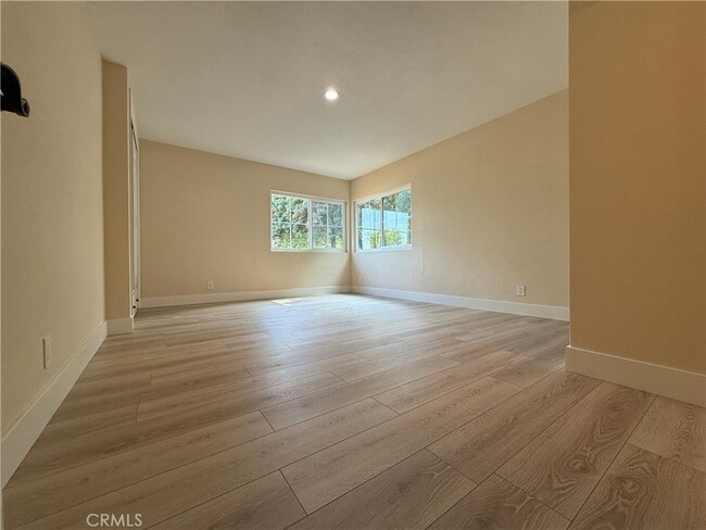 Building Photo - 1633 Kwis Ave