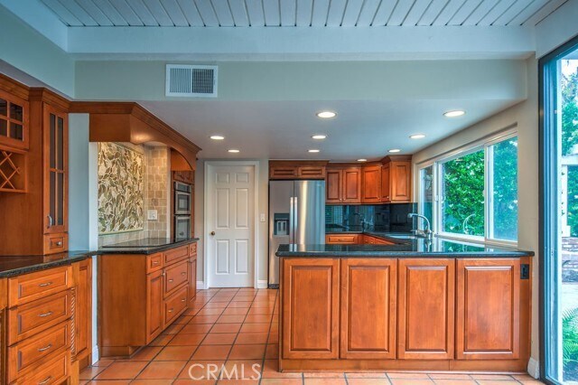 Foto del edificio - 5021 Corkwood Ln