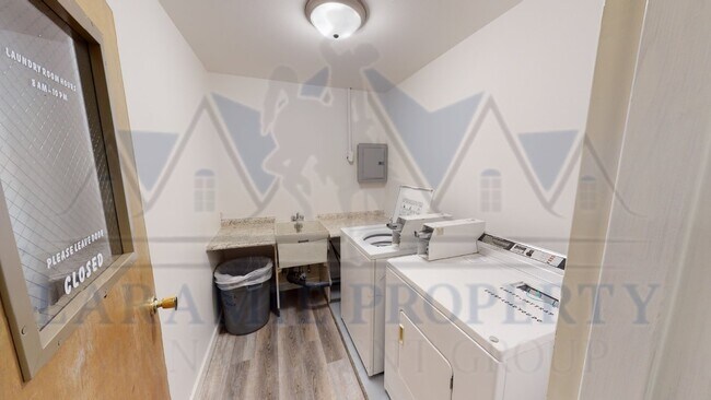 Foto del edificio - 1 Bed 1 Bath Apartment