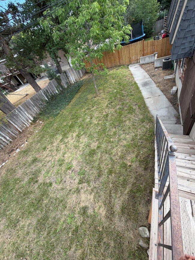 Building Photo - 5721 Highland Dr