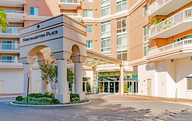 Building Photo - 3101 N Hampton Dr