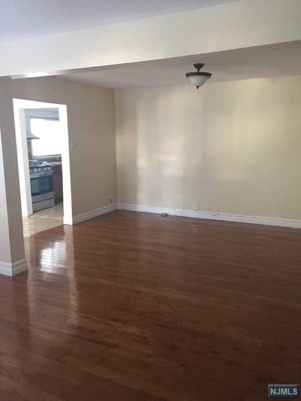 Foto del edificio - 544 Linden Ave
