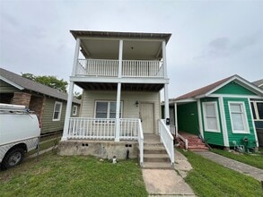 Building Photo - 4018 Ursuline St