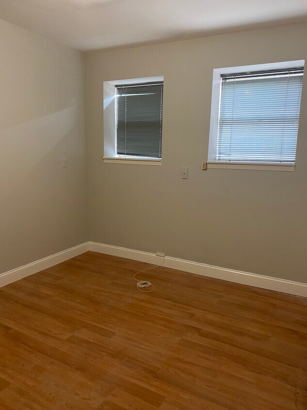Building Photo - 844 W Ritner St