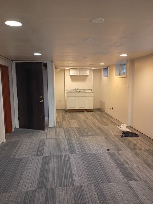 Foto del edificio - 7348-7348A W Medford Ave