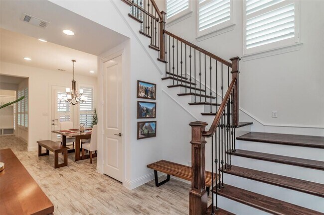 Foto del edificio - 8047 Sunflower Ln