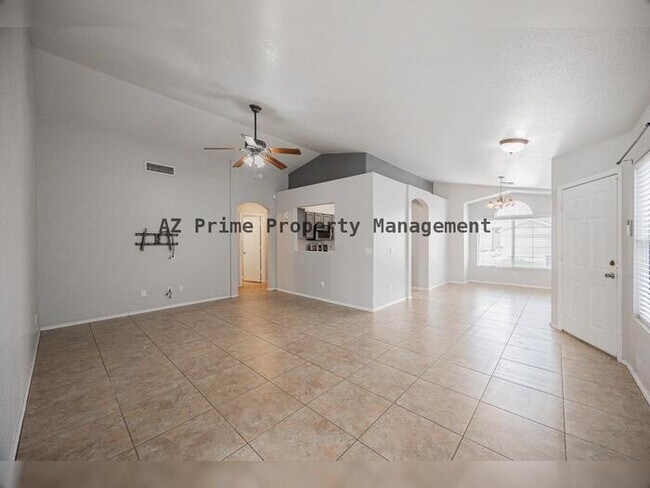 Building Photo - 5014 W Ponderosa Ln