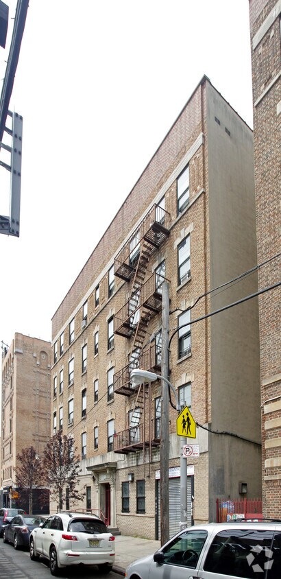 Foto principal - 1661 Southern Blvd