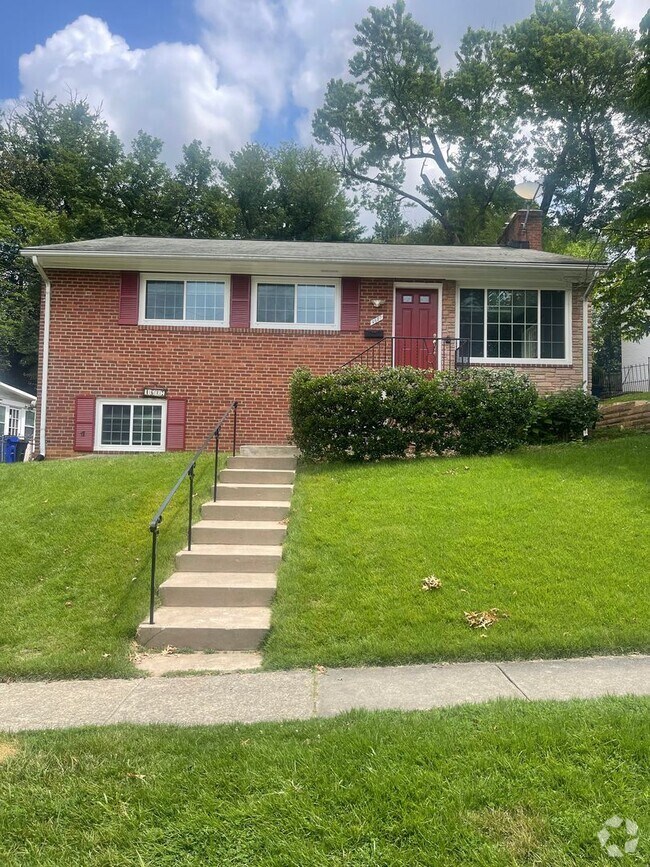 Building Photo - 4627 Edgefield Rd