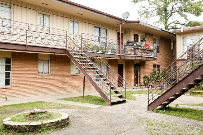 Building Photo - Globe Apartments