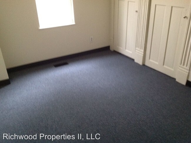 Building Photo - 409 Forest Ave