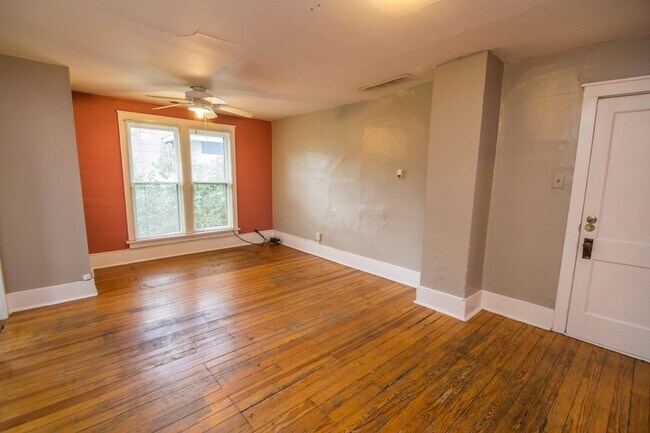 Building Photo - 1537 9th St