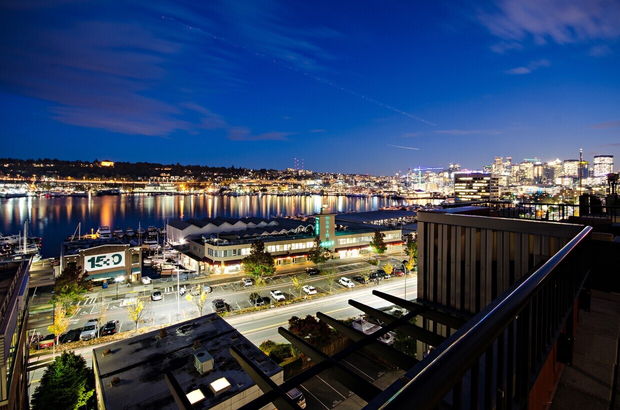1611 On Lake Union Apartments