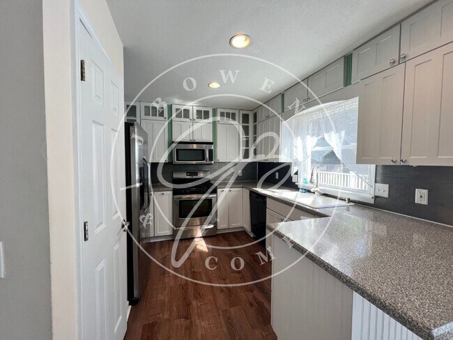 Building Photo - "Charming Old Orchard 3-Bed Home with Fini...