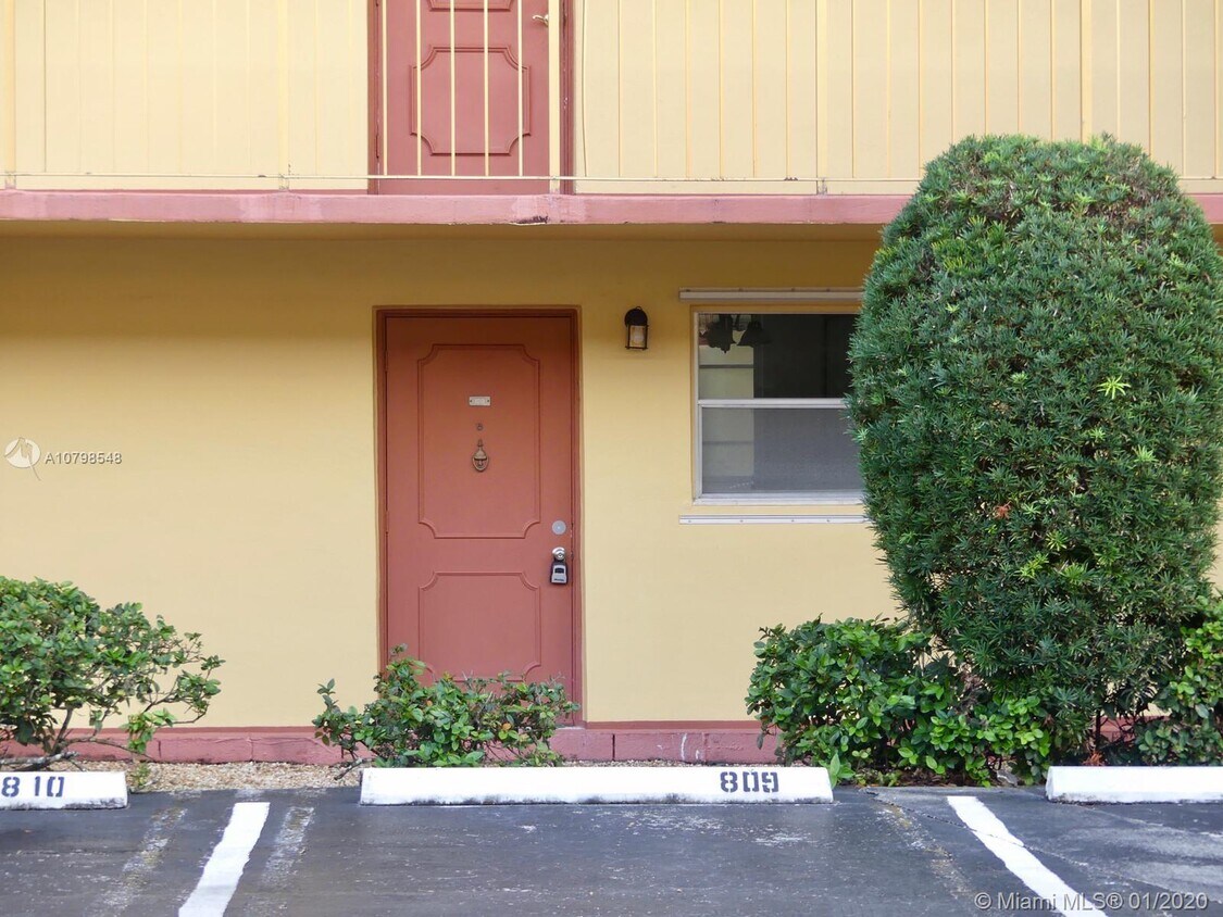 447 NE 195th St Unit 109, North Miami Beach, FL 33179 Apartment for