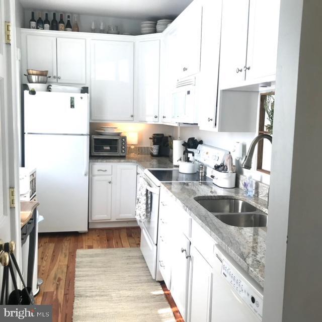 Foto del edificio - 1225 Brent St
