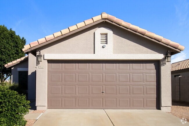 Building Photo - 9914 E Diamond Ave