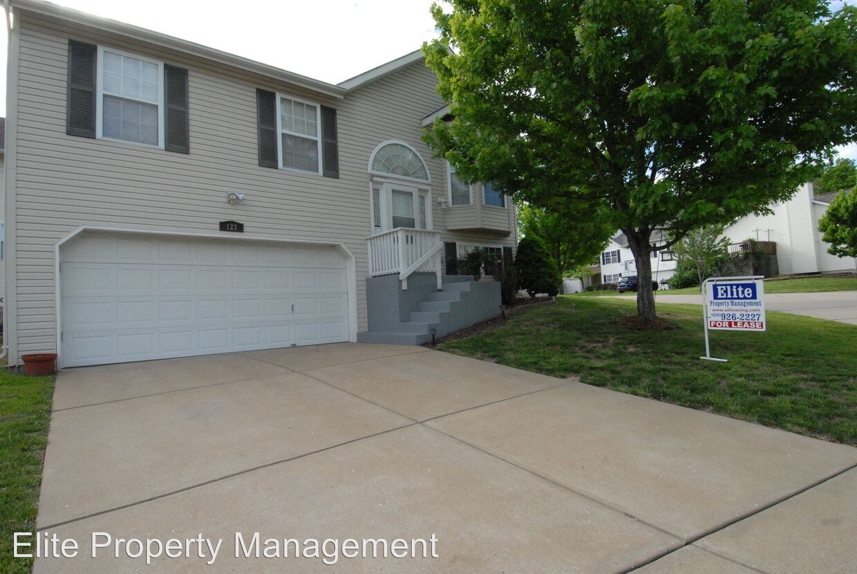 Foto principal - 3 br, 2.5 bath House - 123 Woodlake Court
