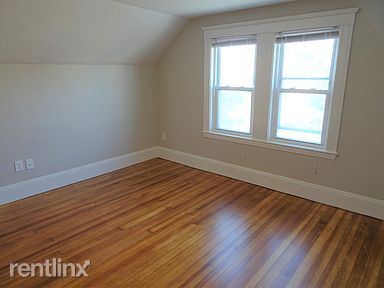 Building Photo - 4 br, 2 bath House - 31 Marathon St