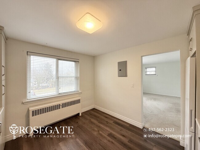Photo du bâtiment - Bright 2-Bedroom Corner Apartment with Shared Backyard – Brampton