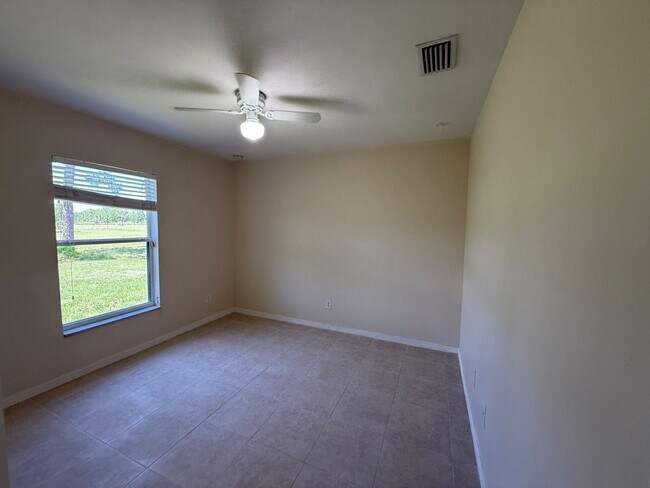 Foto del edificio - HALF OFF FIRST MONTH!!!! 3/2 Single Family Home!!!!