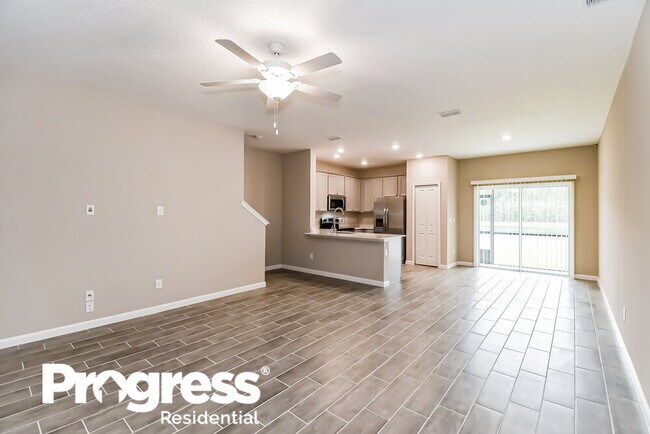 Foto del edificio - 529 Cherry Ridge Dr