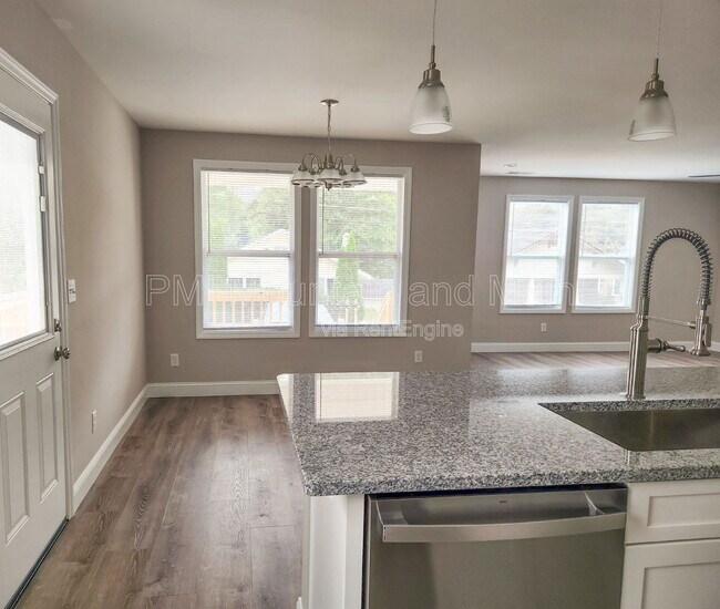 Building Photo - 625 Edgewood Ave