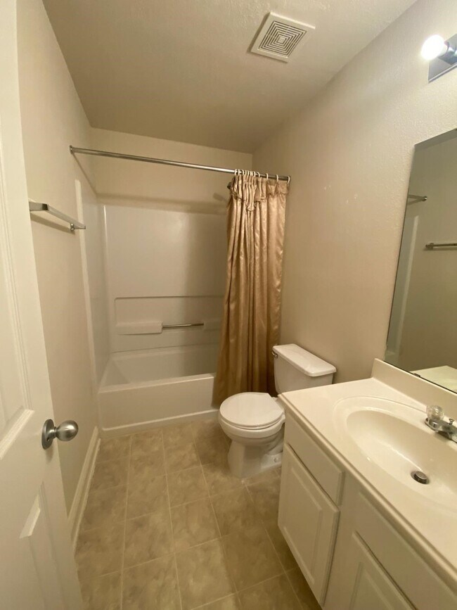 Building Photo - 518 Remington Chase Ct