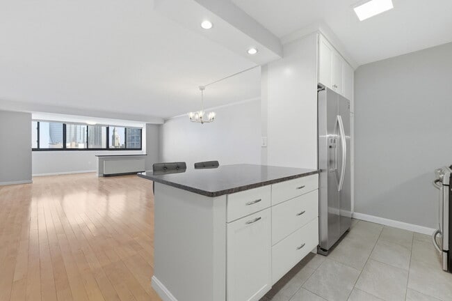 Building Photo - 9 Hawthorne Pl