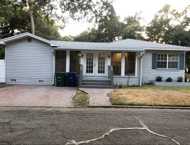 Foto del edificio - 4302 W Santiago St