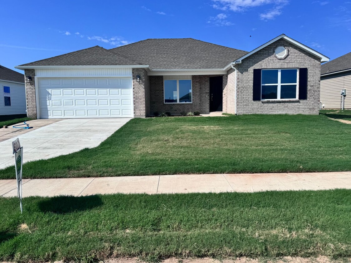 Foto principal - 4 Bedroom Home built in 2024