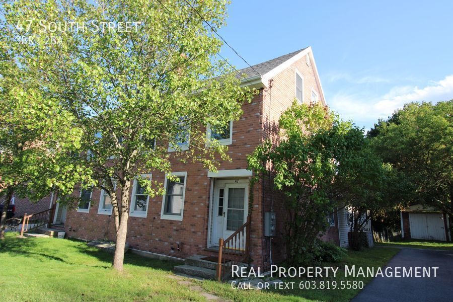 Primary Photo - Spacious 3 Bedroom Townhouse in Rollinsford!