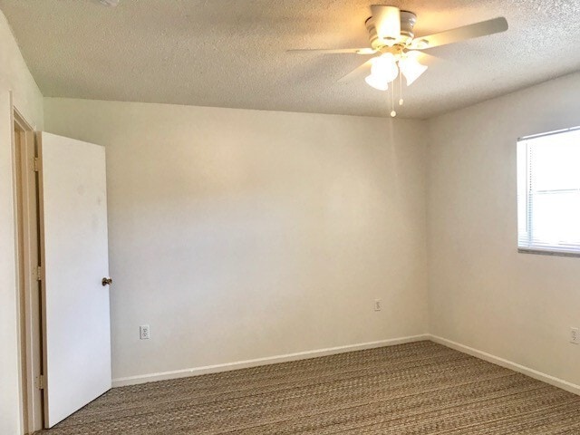 Building Photo - 1/1 WITH BALCONY - CLOSE TO SHOPPING/COLLEGES/BEACHES